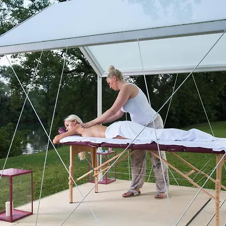 度假居 Magnolia House By The River Xl *