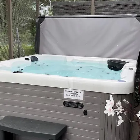 Magnolia House By The River Xl Metlika