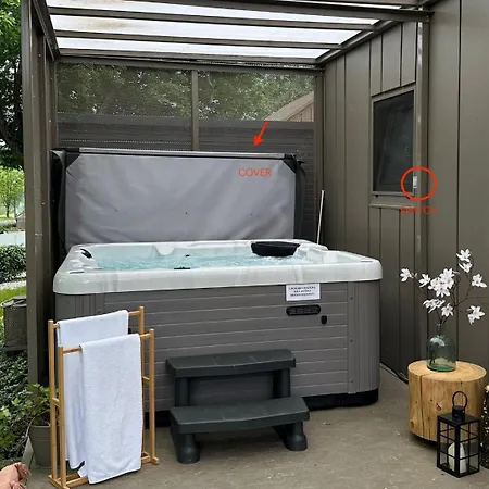 Magnolia House By The River Xl