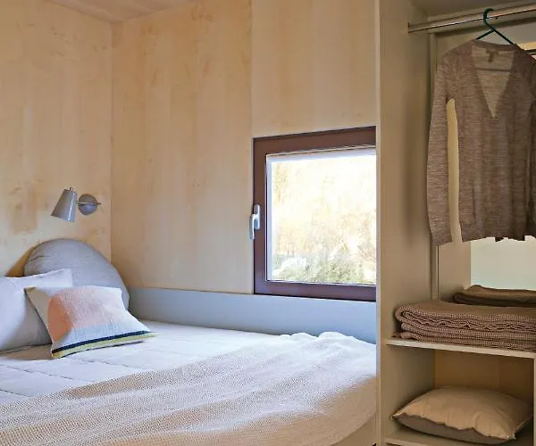 Magnolia House By The River Xl Metlika