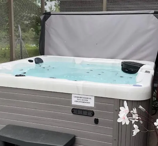 Magnolia House By The River Xl Metlika