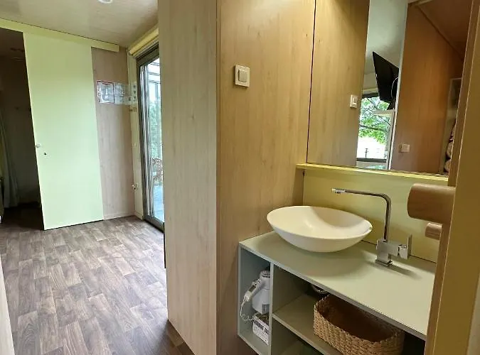 Magnolia House By The River Xl