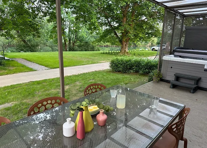 Magnolia House By The River Xl Holiday home Metlika